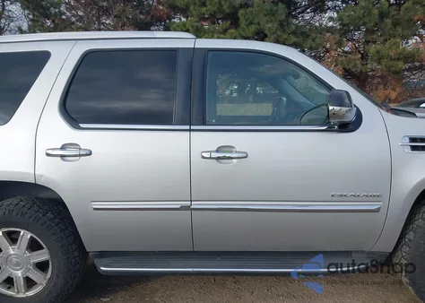 2011 Cadillac Escalade Standard from USA, damaged, VIN 1GYS4AEF5BR318026